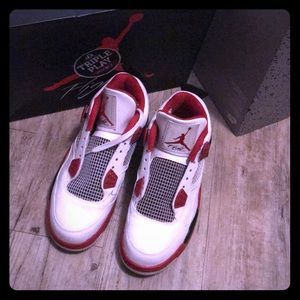 Air Jordan 4 Retro